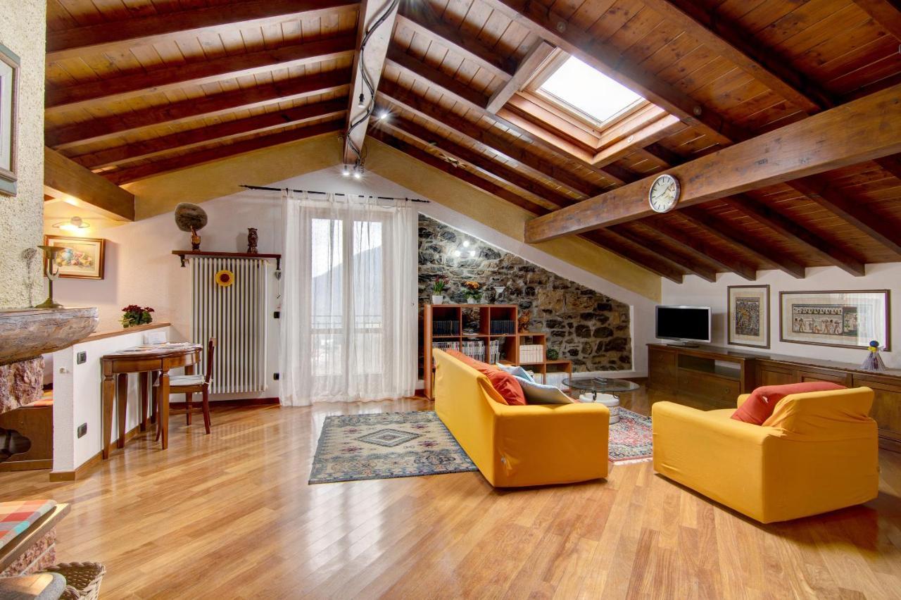 Apartamento La Mansarda Di Eros E Tiziana Lanzo dʼIntelvi Exterior foto