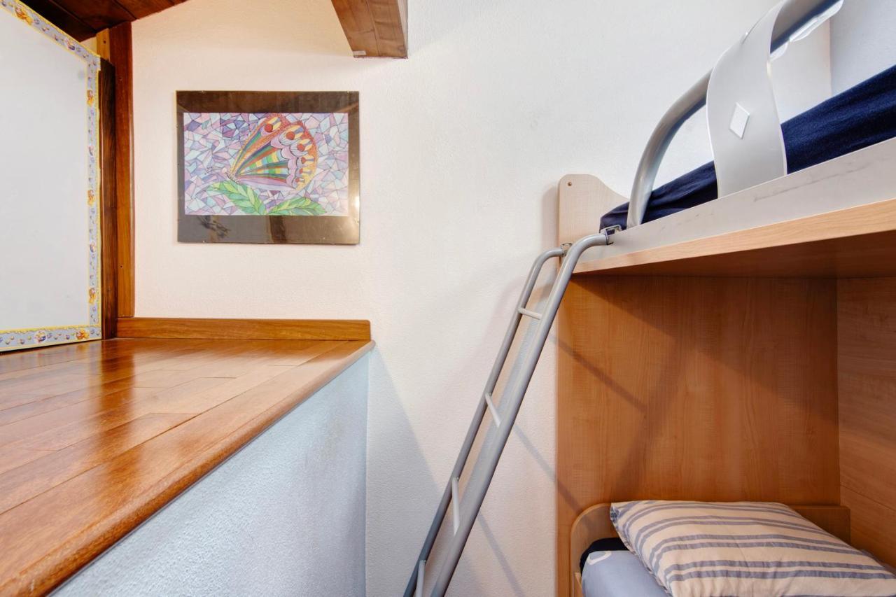 Apartamento La Mansarda Di Eros E Tiziana Lanzo dʼIntelvi Exterior foto